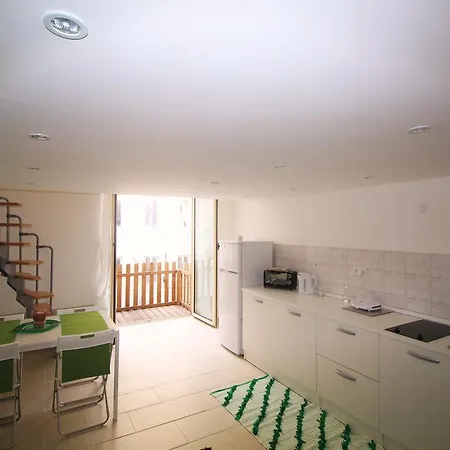 Daire Duplex : Zone Pietonne De *