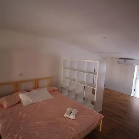 Daire Duplex : Zone Pietonne De *