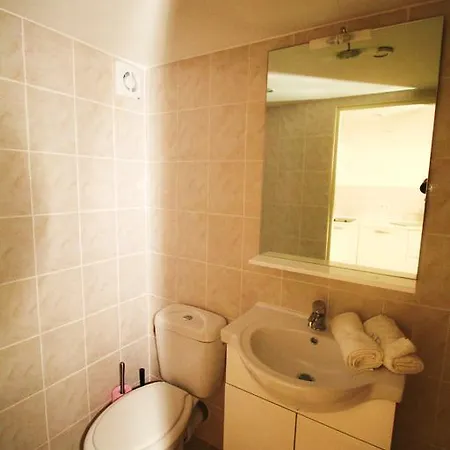 Daire Duplex : Zone Pietonne De *