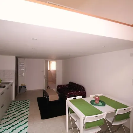 Apartment Duplex : Zone Pietonne De Nice